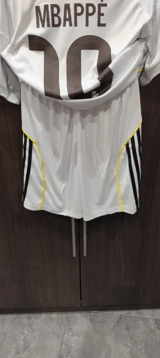 Conjunto Real Madrid Mbappé 10 Talla S