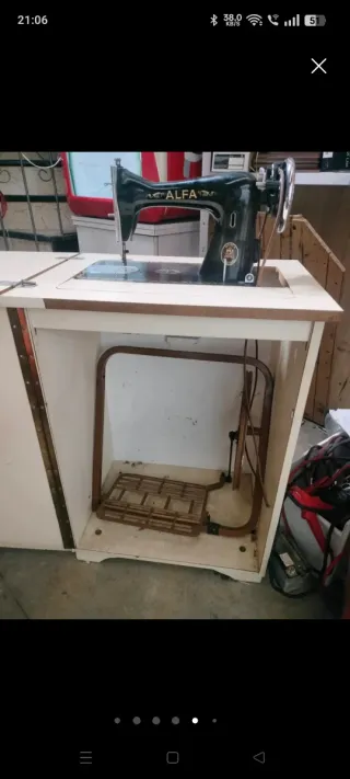 Máquina de coser antigua forja