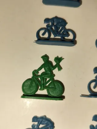 Ciclistas Montaplex y Sotorres