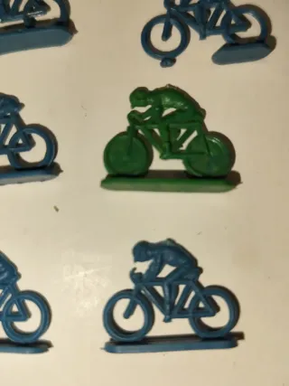 Ciclistas Montaplex y Sotorres