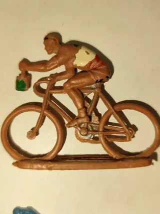 Ciclistas Montaplex y Sotorres