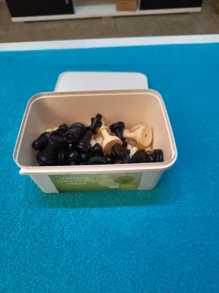 Piezas de ajedrez de plástico Staunton 4.