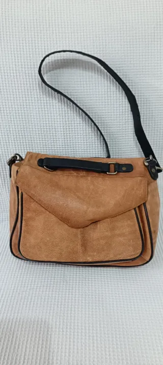 Borsetta postina in pelle Gap.