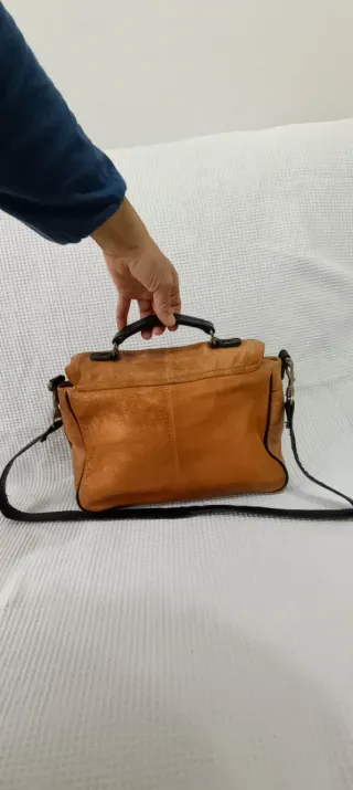 Borsetta postina in pelle Gap.