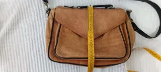 Borsetta postina in pelle Gap.