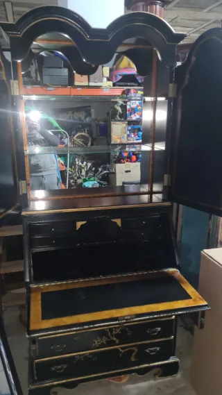 Buro Chino Negro con Flores Doradas Años 50