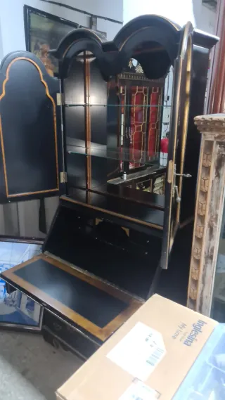 Buro Chino Negro con Flores Doradas Años 50