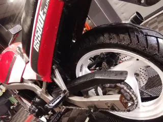 Suzuki GS500E Roja 16.000 km