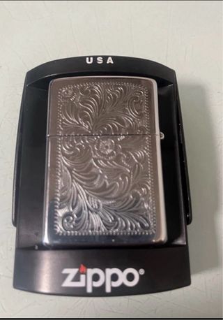 Zippo 1976 plateado grabado. /// ///