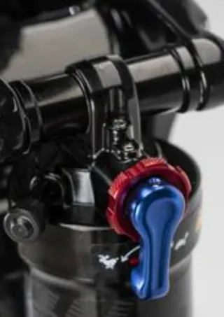 PIEZA DE SUSPENSIÓN TRASERA