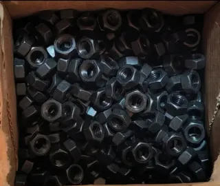 Porcas M6 Aço Oxidado