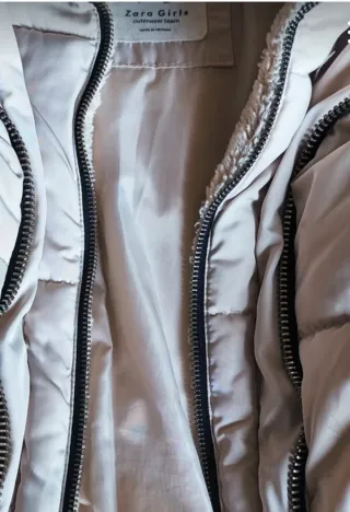 Abrigo acolchado niña Zara con capucha