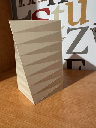 Vaso Cedrick geometrico moderno in PLA 3D