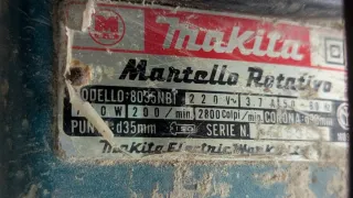 Martello demolitore Makita 8035NB da riparare
