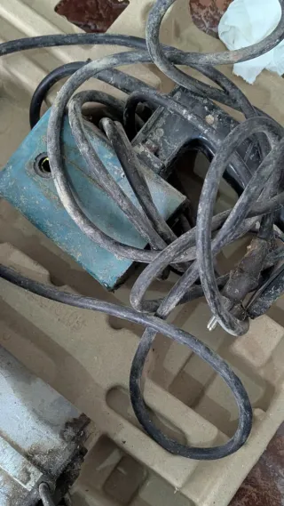 Martello demolitore Makita 8035NB da riparare