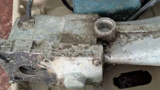 Martello demolitore Makita 8035NB da riparare