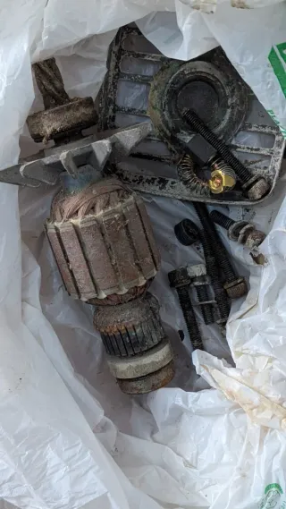 Martello demolitore Makita 8035NB da riparare