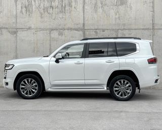 Toyota Land Cruiser 300 Diesel V6 3.3 2024