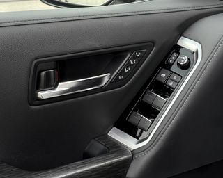 Toyota Land Cruiser 300 Diesel V6 3.3 2024