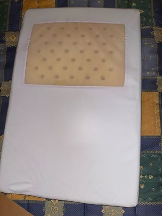 Minicuna bebé rosa con dibujo de niña