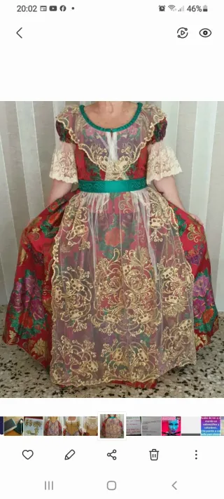 Traje de fallera rojo y dorado
