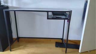 Mesa escritorio recibidor cristal y metal negro