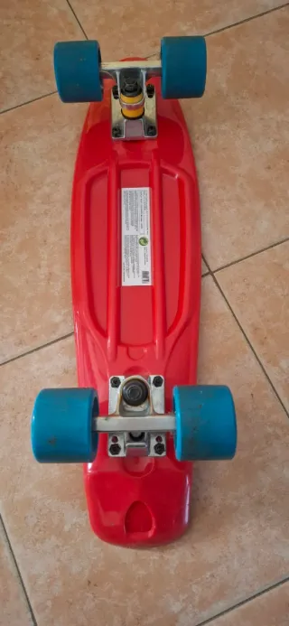 Skateboard rosso per ragazzi