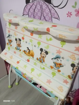 Cambiador de bebé con diseño de Mickey