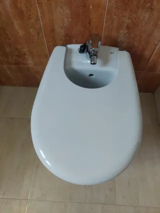 Bidé Roca Blanco con Tapa