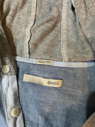 Camisa a cuadros, azul  y  vaquera y gris