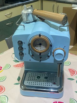 Cafetera azul estilo retro