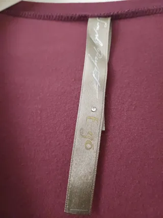 Maglia in viscosa borgogna con fiocco