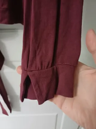 Maglia in viscosa borgogna con fiocco