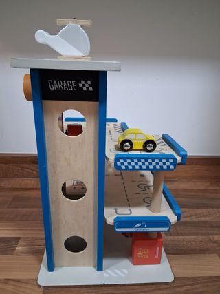 Garaje de madera para niños