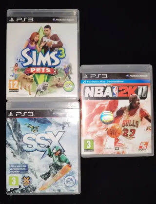 Consola PS3 con 3 mandos y 3 juegos
