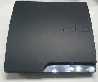 Consola PS3 con 3 mandos y 3 juegos