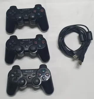 Consola PS3 con 3 mandos y 3 juegos