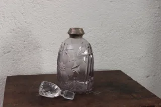 Contenitore per liquori in cristallo intagliato