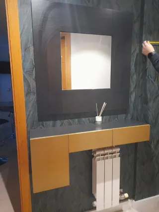 Mueble recibidor con espejo