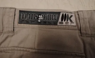 Pantalón corto, color beige, de caballero.Talla "L