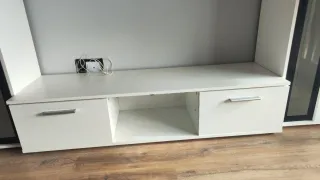 Mueble de salón blanco