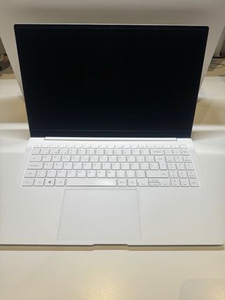 Samsung Galaxy Book 2 Pro (Pantalla Rota)