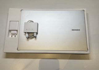 Samsung Galaxy Book 2 Pro (Pantalla Rota)