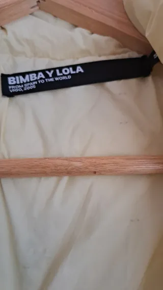 Abrigo acolchado Bimba y Lola amarillo