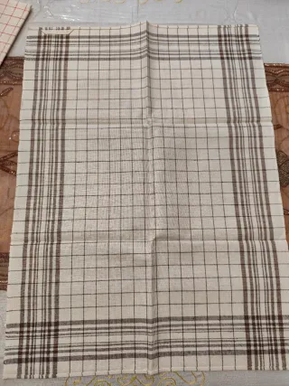N°3 strofinacci in cotone a quadretti 55×75 cm.