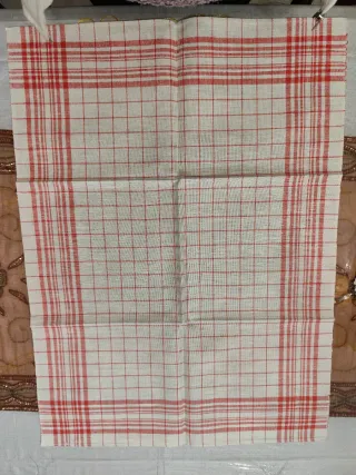 N°3 strofinacci in cotone a quadretti 55×75 cm.