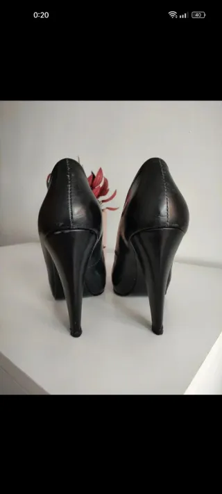 Zapatos de salón Roberto Botella negros