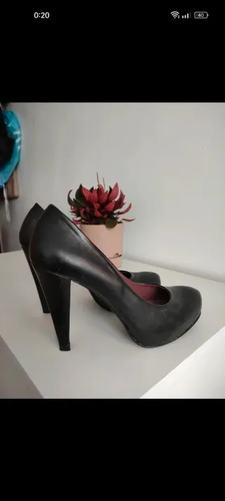 Zapatos de salón Roberto Botella negros