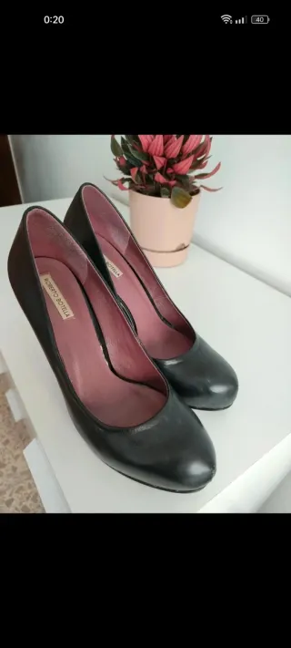 Zapatos de salón Roberto Botella negros