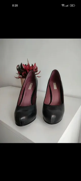 Zapatos de salón Roberto Botella negros